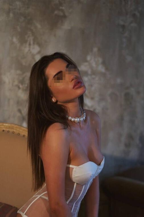 Шлюха Питера Мила +7(911)263-24-68 метро Ладожская